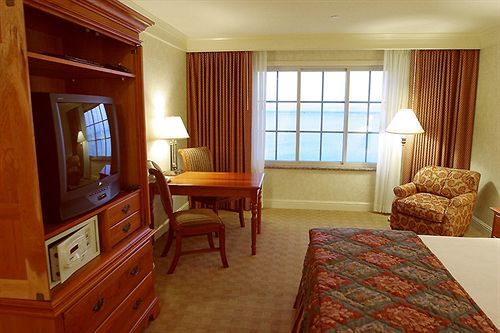Bay Landing Hotel